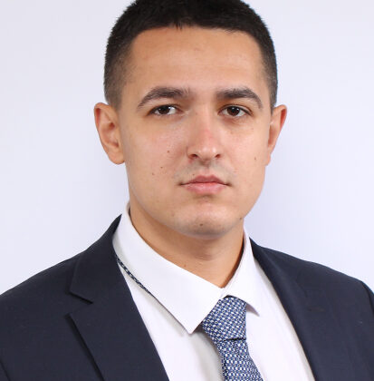 Адв. Емил Василев