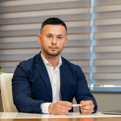 Константин Костадинов